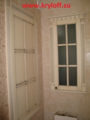 007 Дверка в туалете с матовым стеклом